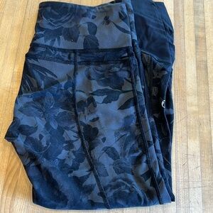 Lululemon Floral Cropped Leggings